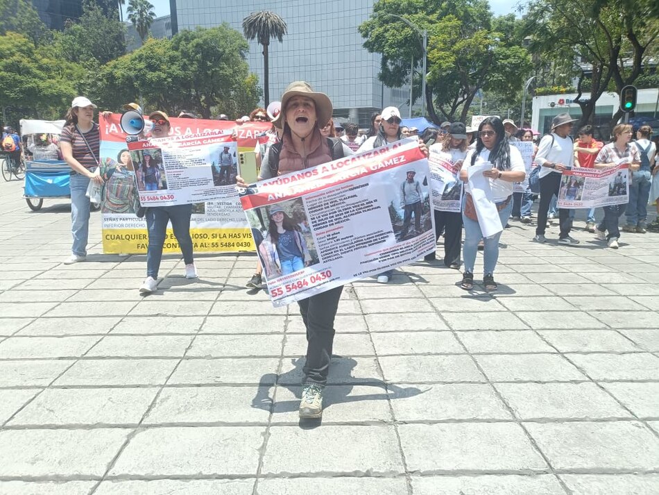 Cientos marchan para exigir que encuentren a joven desaparecida en sur de Ciudad de México
