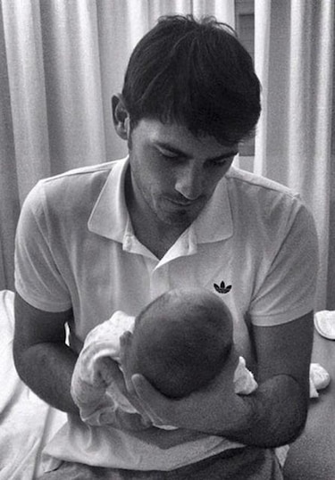 Iker Casillas difunde la primera imagen de su hijo Martín