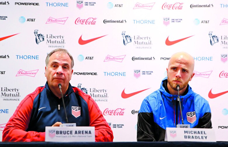 El plan de Bruce Arena