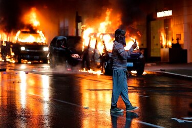 Las protestas contra la violencia policial y el racismo sacuden Estados Unidos
