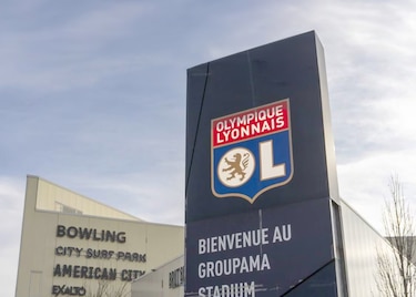 Bombazo en Francia: decretan el descenso a segunda del Lyon por su alta deuda; el club recurrirá la decisión