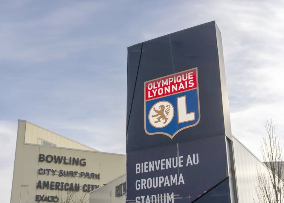 Bombazo en Francia: decretan el descenso a segunda del Lyon por su alta deuda; el club recurrirá la decisión