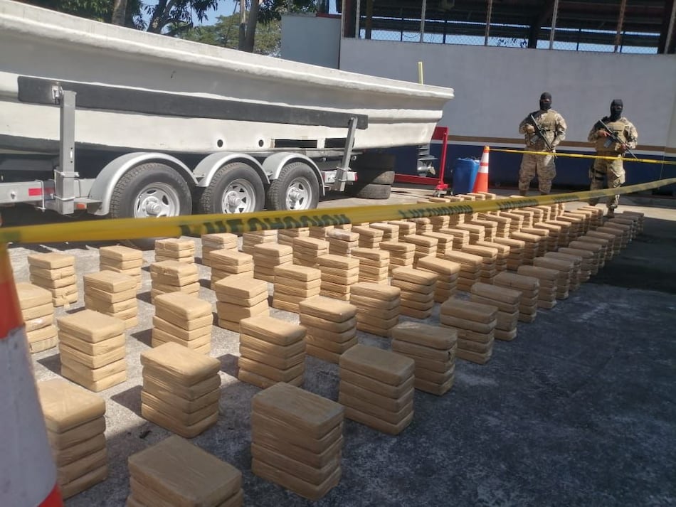 Dos importantes decomiso de drogas en alta mar