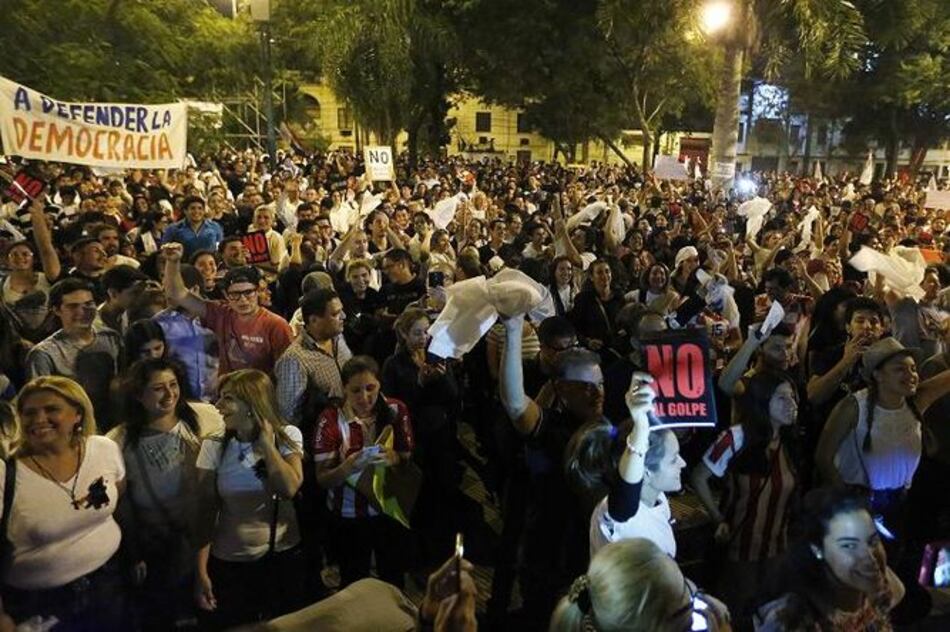 Manifestantes contra reelección presidencial en Paraguay no bajan la guardia
