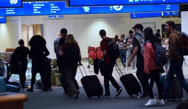 Colombia expulsa a franceses y españoles por violar aislamiento de coronavirus