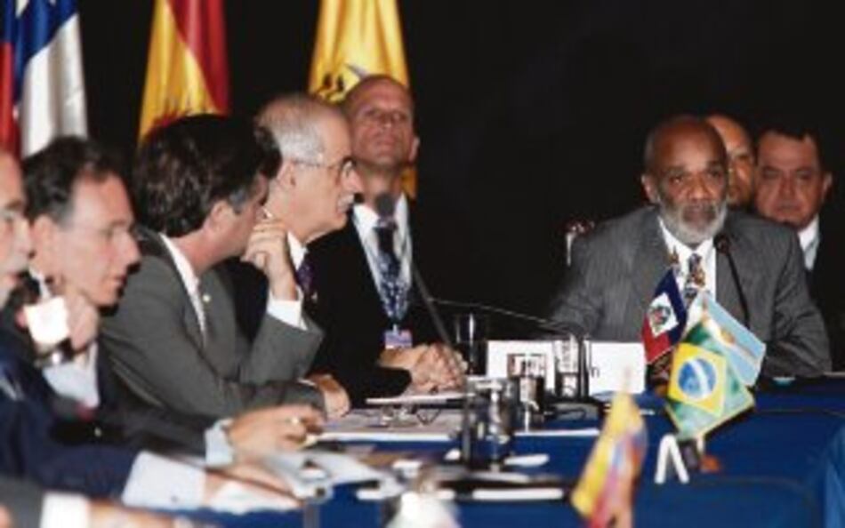 Unasur define estrategia de ayuda a los haitianos