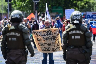 CIDH condena uso de la fuerza y urge al gobierno chileno a entablar diálogo