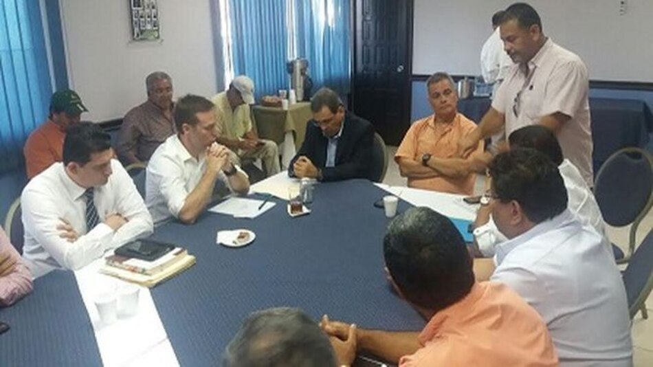 Retención de 22 conductores y cinco mulas obliga a levantar paro de transportistas