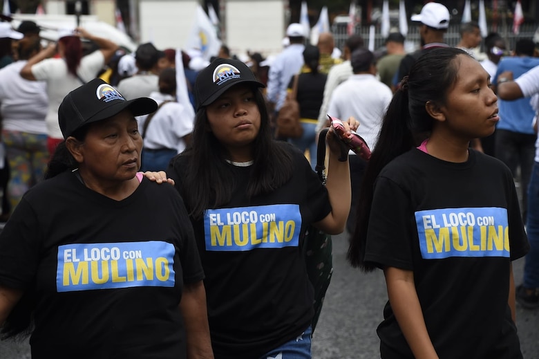 Mulino cierra campaña presidencial con Martinelli de protagonista