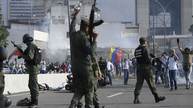 Venezuela: Juan Guaidó encabeza alzamiento contra Nicolás Maduro