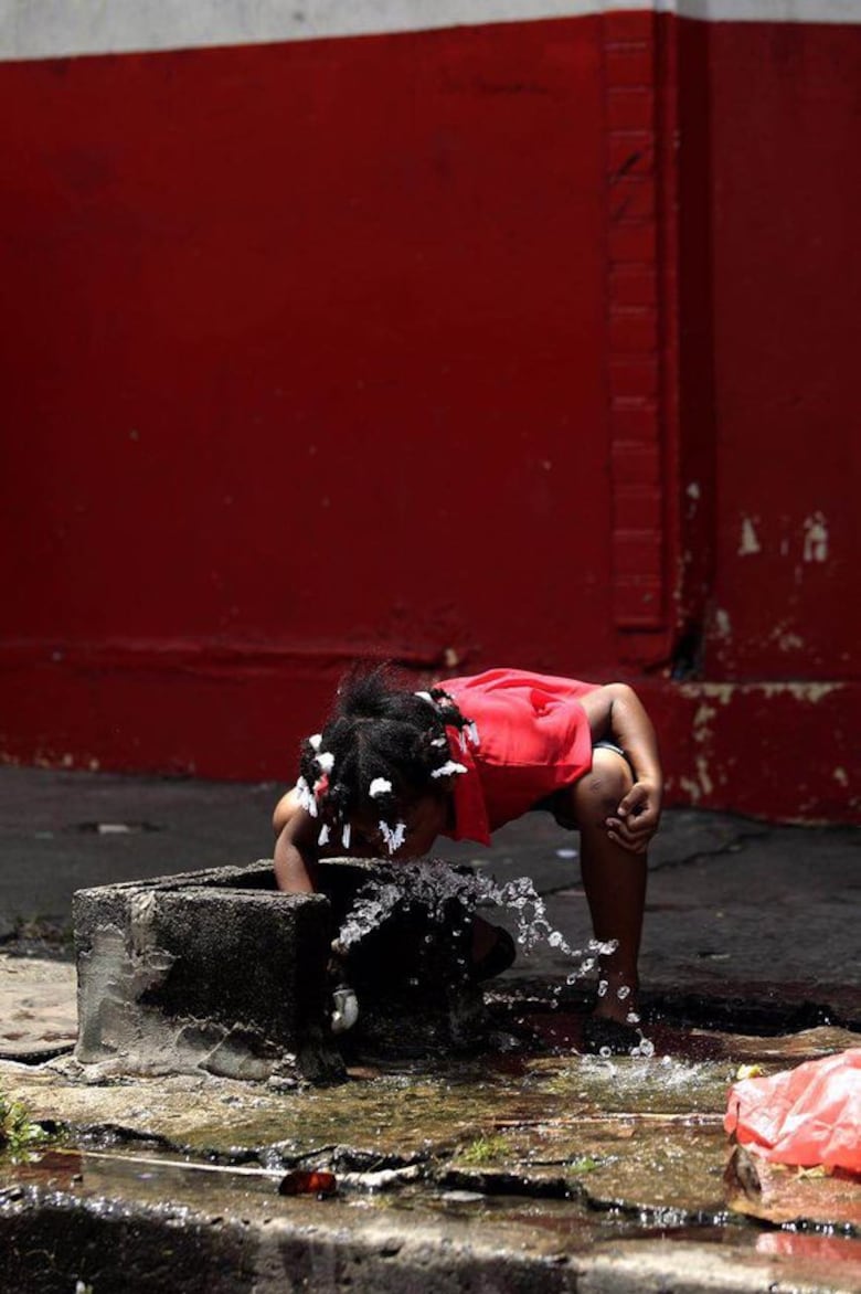 Hermes Sucre recibe premio a la Excelencia Periodística