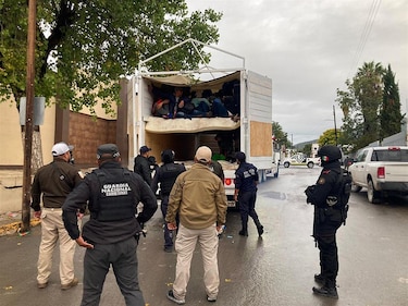 Autoridades hallan a 266 migrantes en estado mexicano de Nuevo León