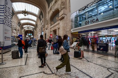 Italia entra en semilibertad vigilada tras confinamiento por Coronavirus