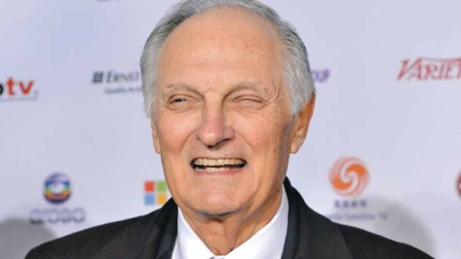 El actor Alan Alda revela que sufre el mal de Parkinson