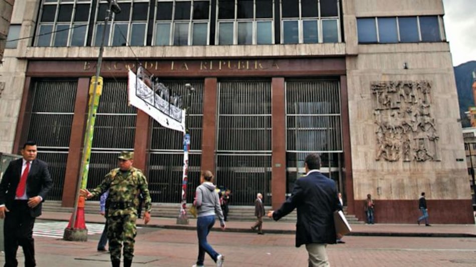 Extranjeros reducen exposición a deuda colombiana