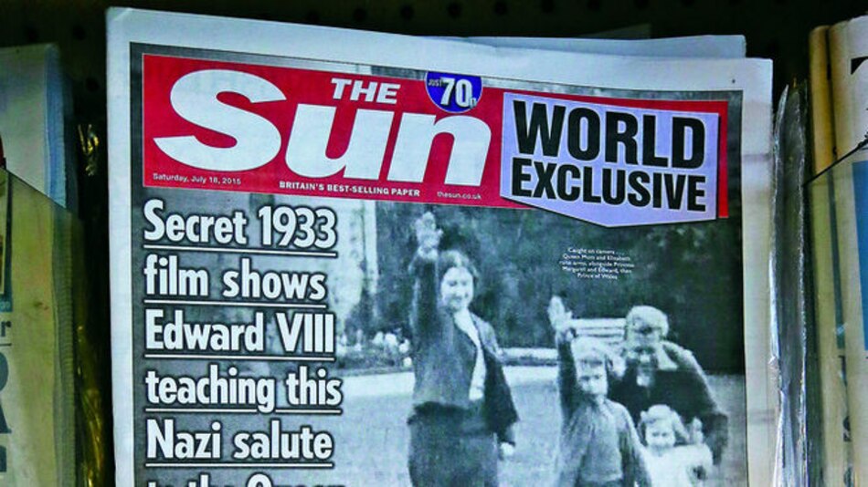 Debate por saludo nazi de Isabel II