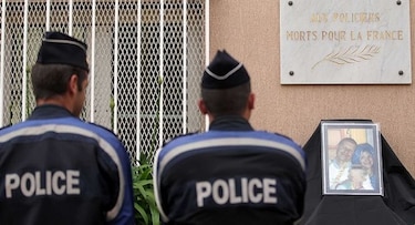 En Francia buscan cómplices del asesino de dos policías