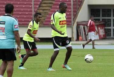 Tejada y Cummings se unen a las prácticas de la ‘Sele’