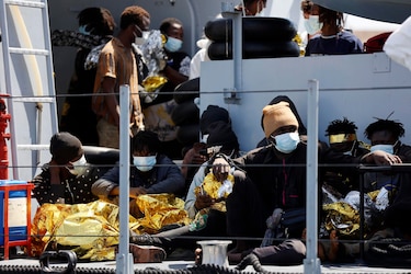 Un naufragio con 40 desaparecidos, incluidas 7 mujeres y un menor, cerca de Lampedusa