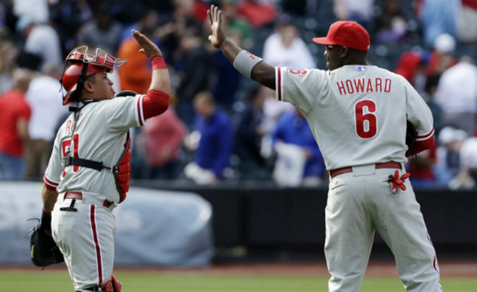 Howard se quedará en Filadelfia para cubrir la primera base