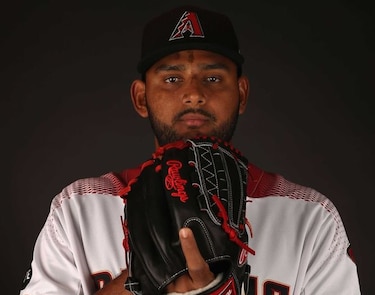 Enrique Burgos pasa a los Bravos de Atlanta
