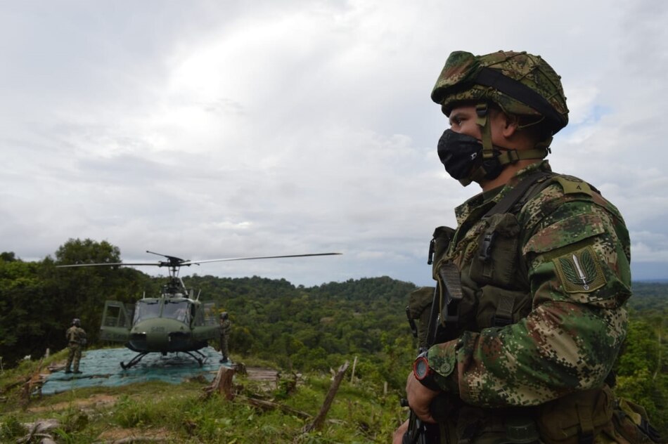 A la cárcel un militar colombiano y tres civiles por vender información a disidencias