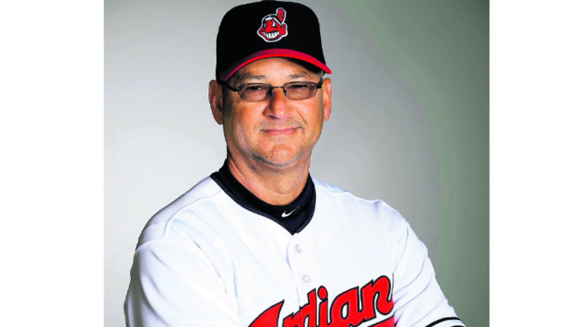 Terry Francona (Izq.) y Dave Roberts.AP