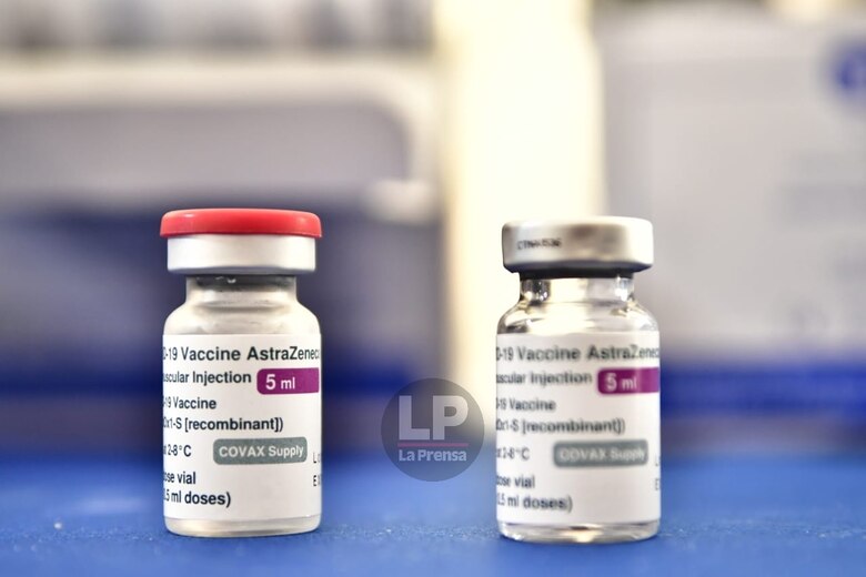 Se aplican 727 dosis de la vacuna AstraZeneca en el auto rápido del Rommel Fernández