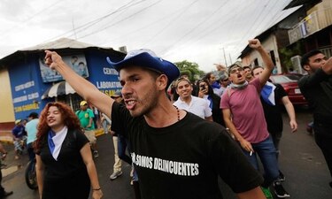 Dos muertos y medio centenar de heridos en protestas en Nicaragua