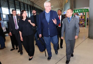 Canciller de Ucrania llega a Panamá para inaugurar la nueva sede diplomática y firmar acuerdos