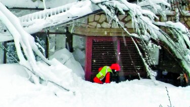 Alud de nieve sepulta hotel de lujo en Italia