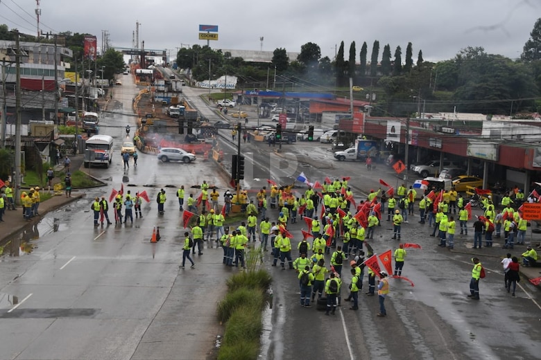 Un lunes marcado por los cierres y protestas