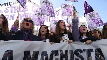 Miles de mujeres se declaran en huelga en España