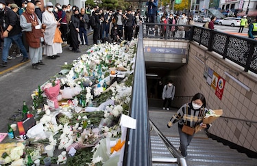 Seúl llora a las más de 150 víctimas de la tragedia de Halloween