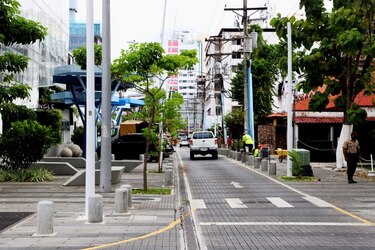 ¿Convertirán la calle Uruguay en zona peatonal?