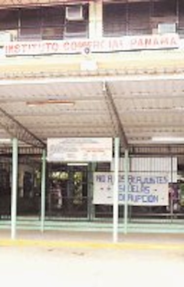 Cierran Instituto Comercial Panamá por contaminación