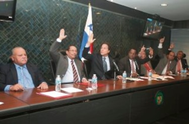 Silencio y sumisión ante 'dossier' de Martinelli