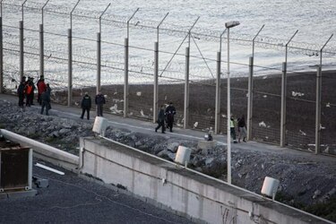 La muerte de inmigrantes en la frontera desata la polémica en España