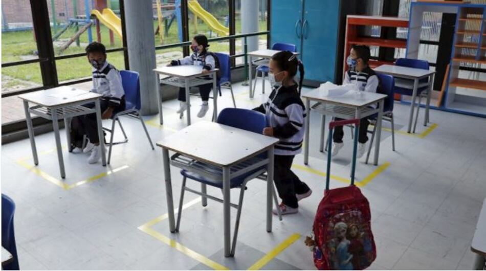 Entre cautela y recelo, Sudamérica trata de volver a clases