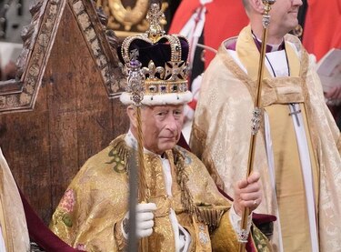 En imágenes - Carlos y Camila son coronados reyes