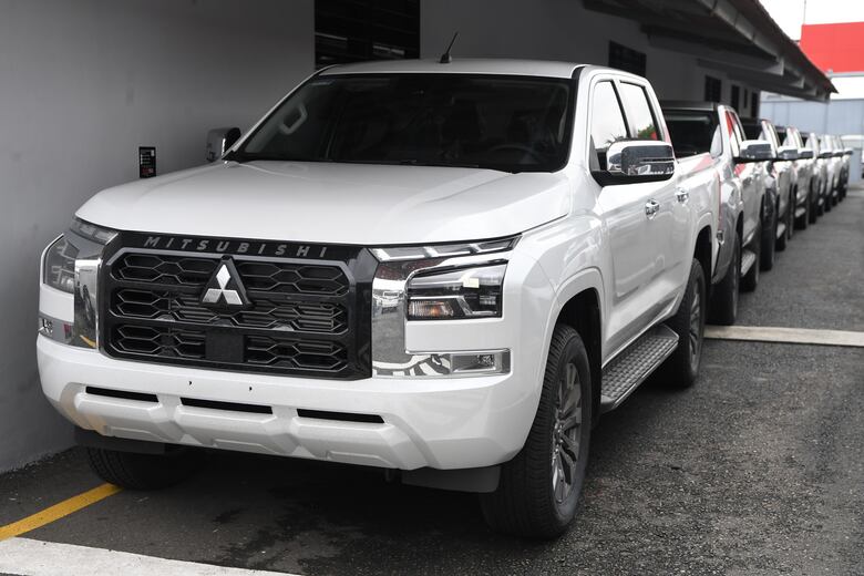 Entrega de flota Mitsubishi de Excel Panamá a Avis Rent a car