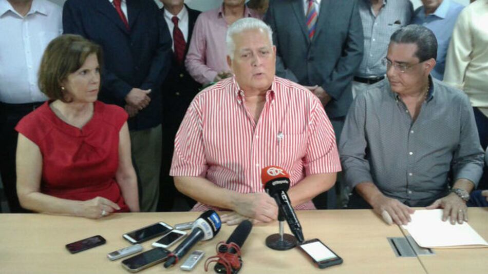 Ernesto Pérez Balladares se postula para la secretaría general del PRD
