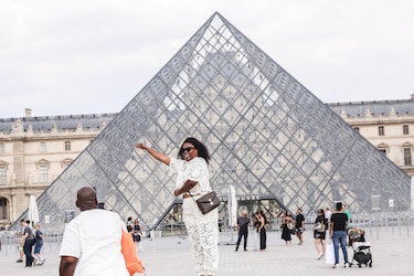 Museo del Louvre reabre la galería donde robaron joyas: ‘visitarla ahora es aún más interesante’