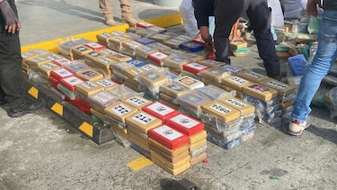 Incautan más de una tonelada de presunta droga en buque en tránsito por Panamá
