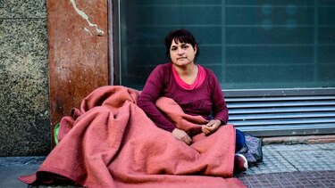 Las calles, el último refugio de los más golpeados por la crisis argentina