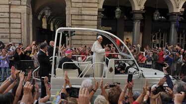 Papa irá a empobrecidos Ecuador, Bolivia y Paraguay