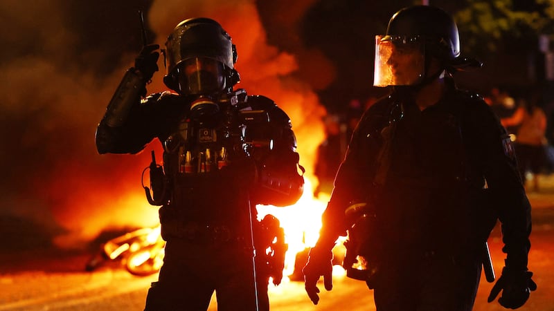 Más de 200 heridos y cientos de detenidos en Francia por disturbios tras la victoria del PSG en la Liga de Campeones
