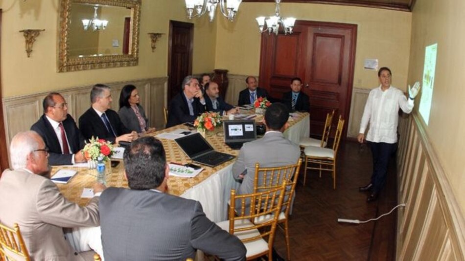 Gobierno sugiere iniciar búsqueda de mediador para reformas al programa de Invalidez, Vejez y Muerte