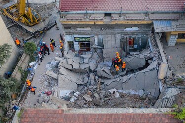 Al menos 17 muertos por el derrumbe de un restaurante en China