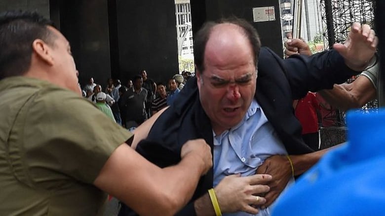 Crece tensión política en Venezuela ante silencio del Consejo Nacional Electoral